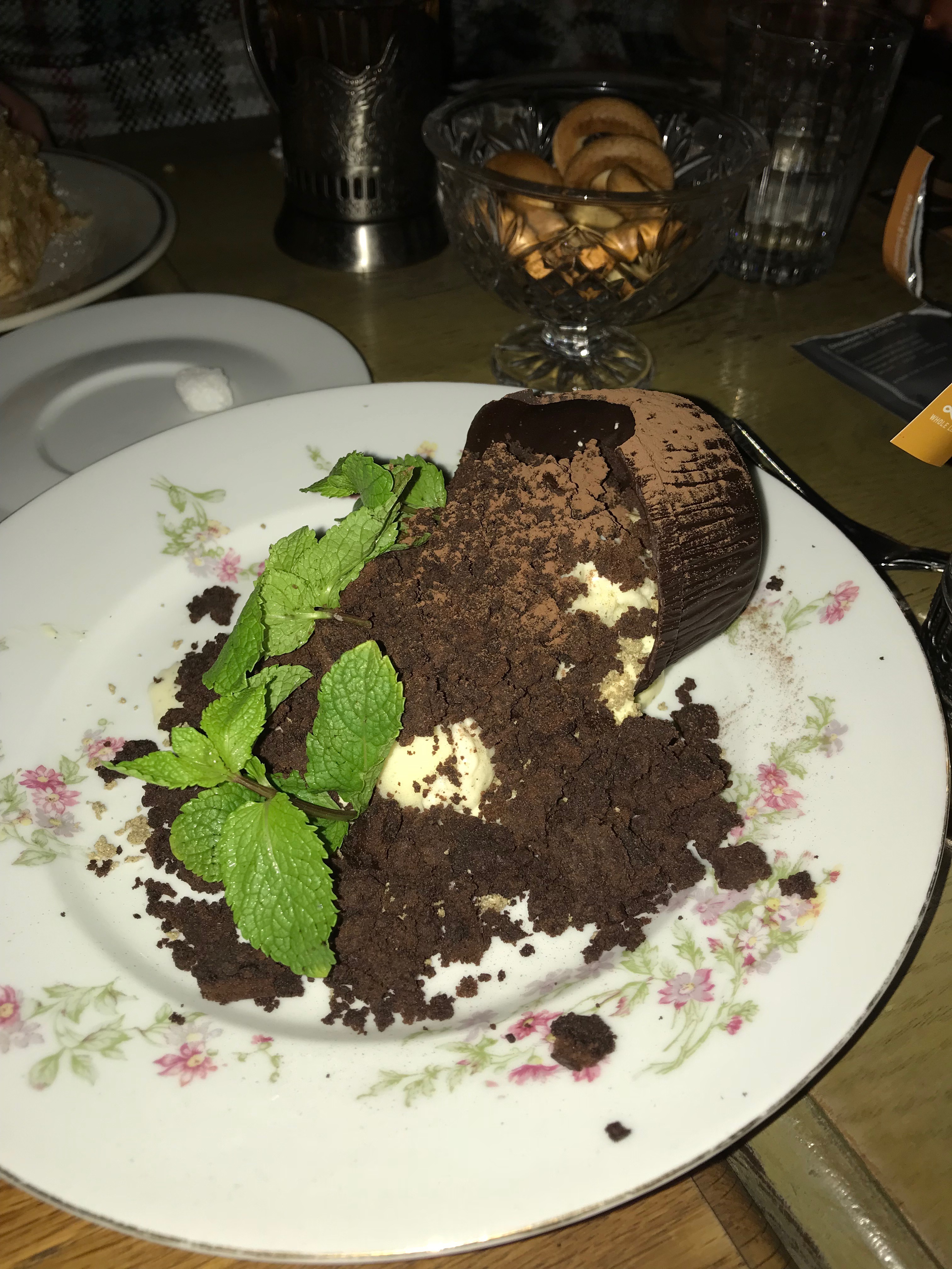 BROKEN FLOWER POT DESSERT