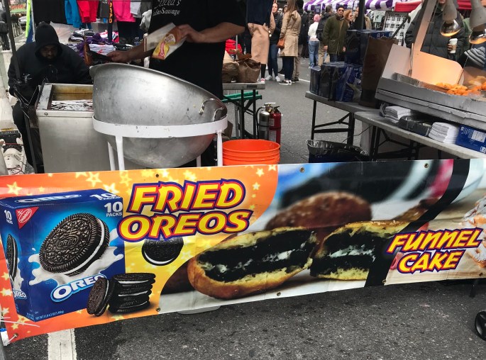 FRIED OREO SIGN